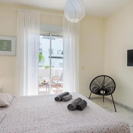 Azure & Valle 3br إِستيبونا